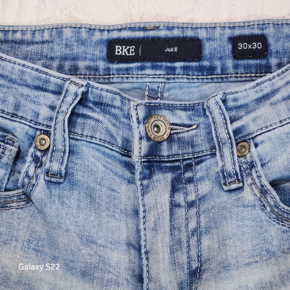 BKE Jake Jeans Men Light Wash Distressed Relaxed Denim straight leg style 30x30 - Picture 3 of 13